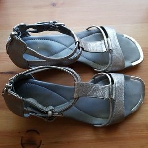 Metallic silver Isola wedge sandal w metallic trim